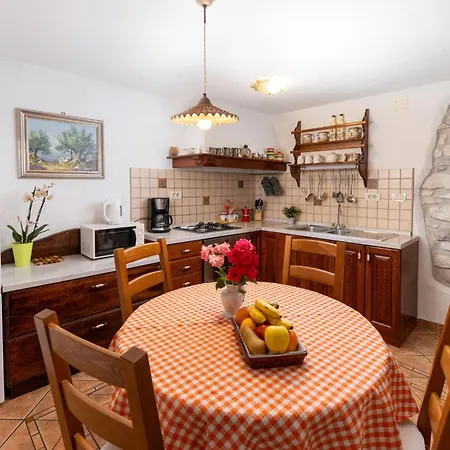 Gianni By Interhome Plomin